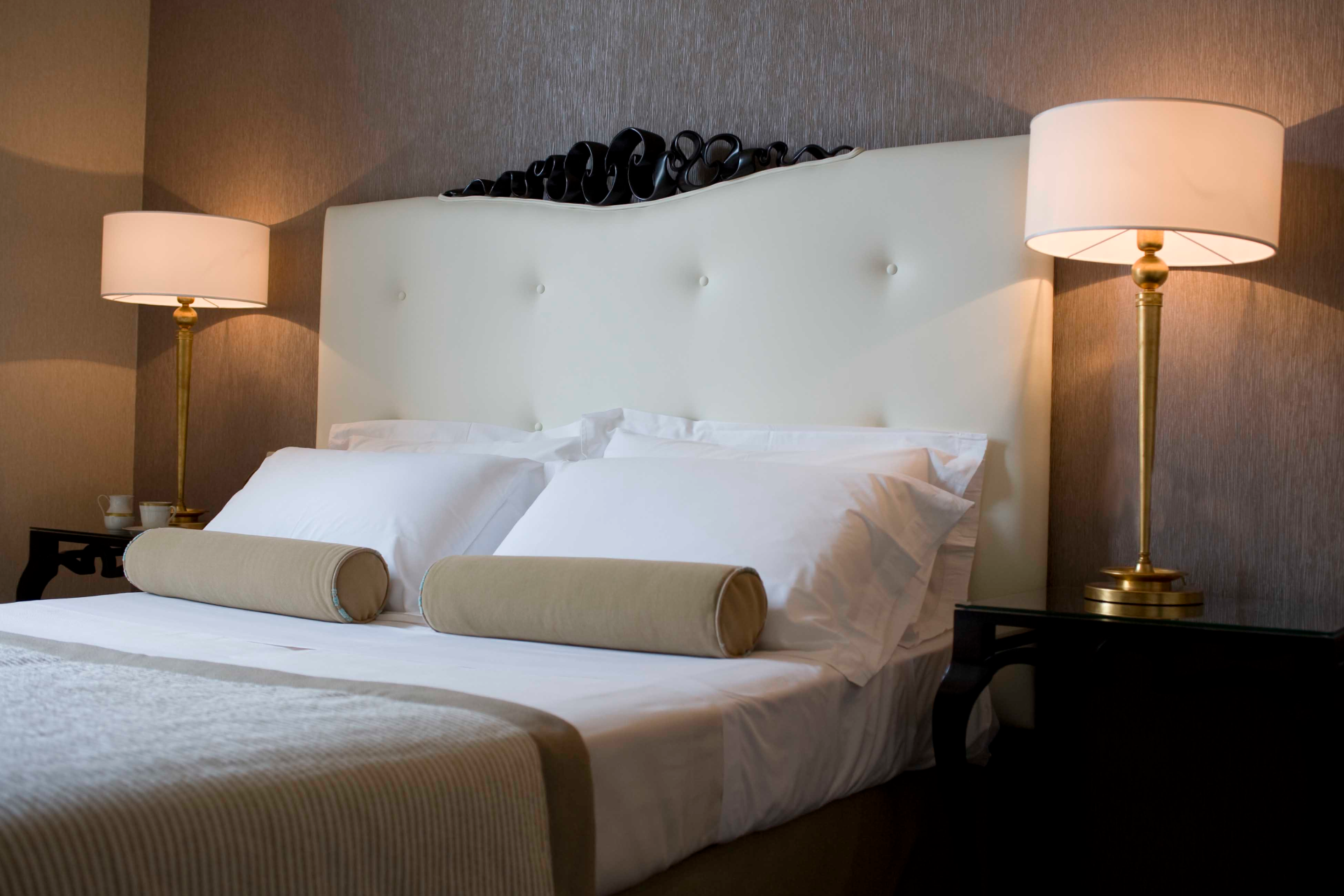 letto camera comfort hotel desenzano