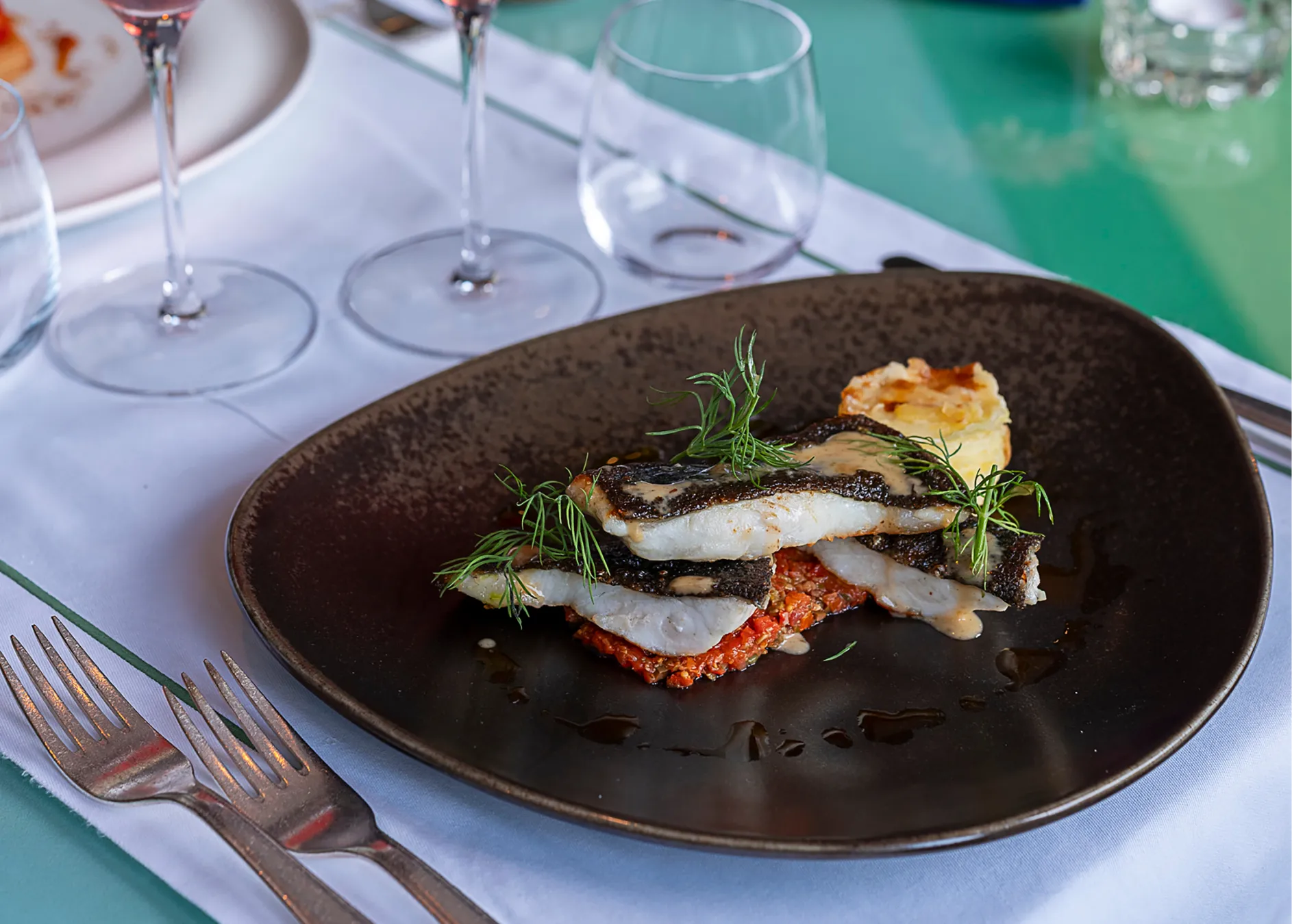 piatto-pesce-erbe-ristorante-park-hotel-desenzano Fischgericht mit Kräutern im Restaurant des Park Hotel Desenzano